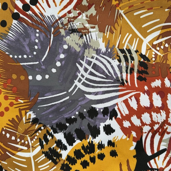 Vera Bradley Lighten Up Front Zip Tote in “Painted Feathers” NWOT - Picture 3 of 6